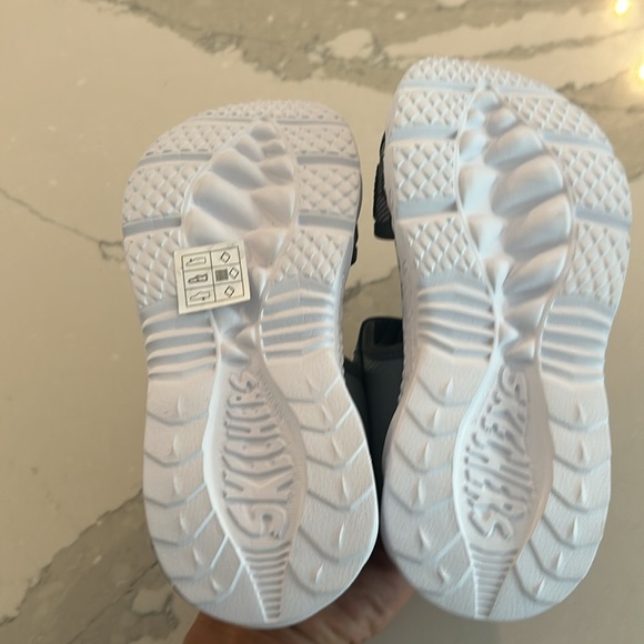 Brand new Sketcher Shark Bots light up sandals - Picture 3 of 4